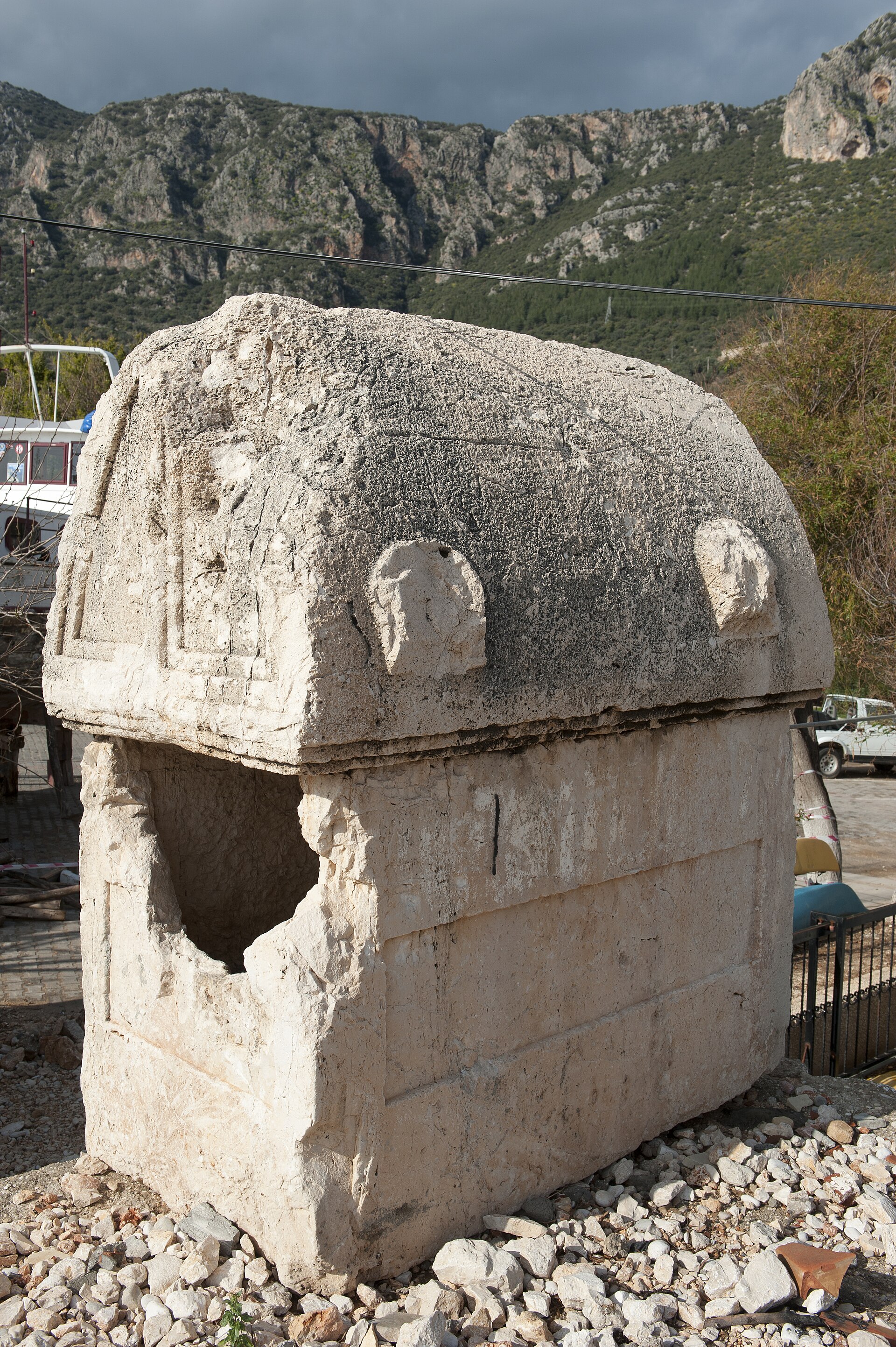 Aslanlı Lahit (Kral Mezarı)